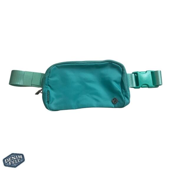 Lululemon Athletica Everywhere Belt/Sling/Crossbody Bag 1L | NEW!! - Picture 1 of 6